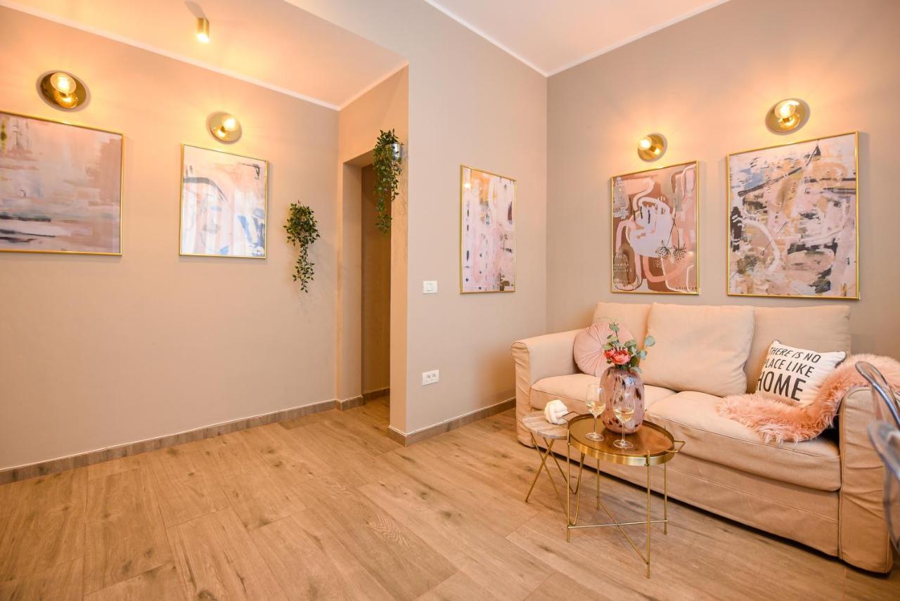 Appartamento Sweet Blossom - Lovely 1br In The Center Bucarest